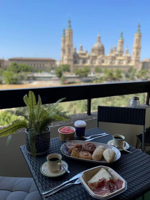 Apartamento Con Vistas Al Pilar Con Aparcamiento Privado Zaragoza Dış mekan fotoğraf