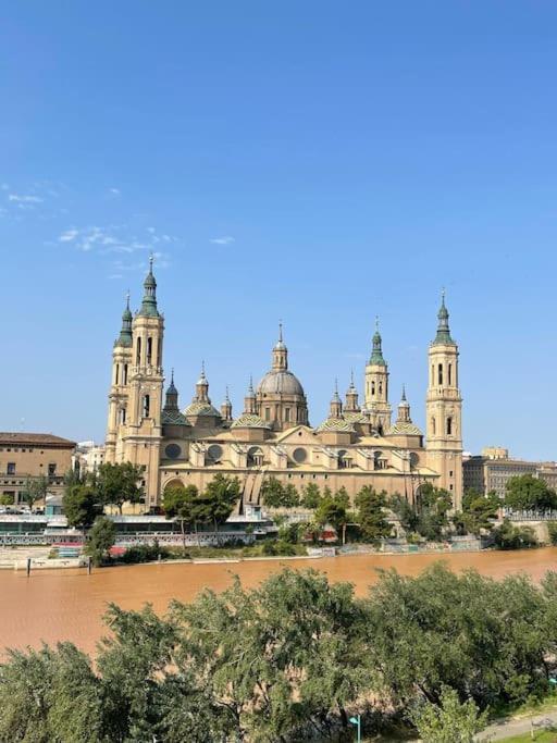 Apartamento Con Vistas Al Pilar Con Aparcamiento Privado Zaragoza Dış mekan fotoğraf